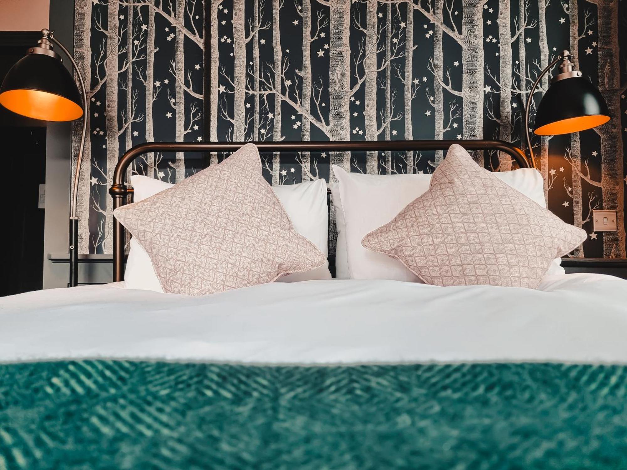 The Swan Hotel Staines-upon-Thames Ngoại thất bức ảnh