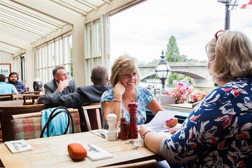 The Swan Hotel Staines-upon-Thames Ngoại thất bức ảnh