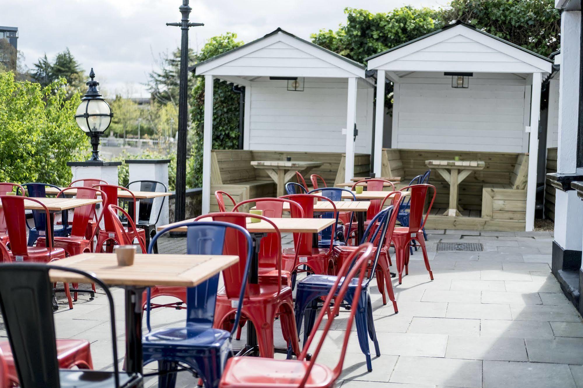 The Swan Hotel Staines-upon-Thames Ngoại thất bức ảnh