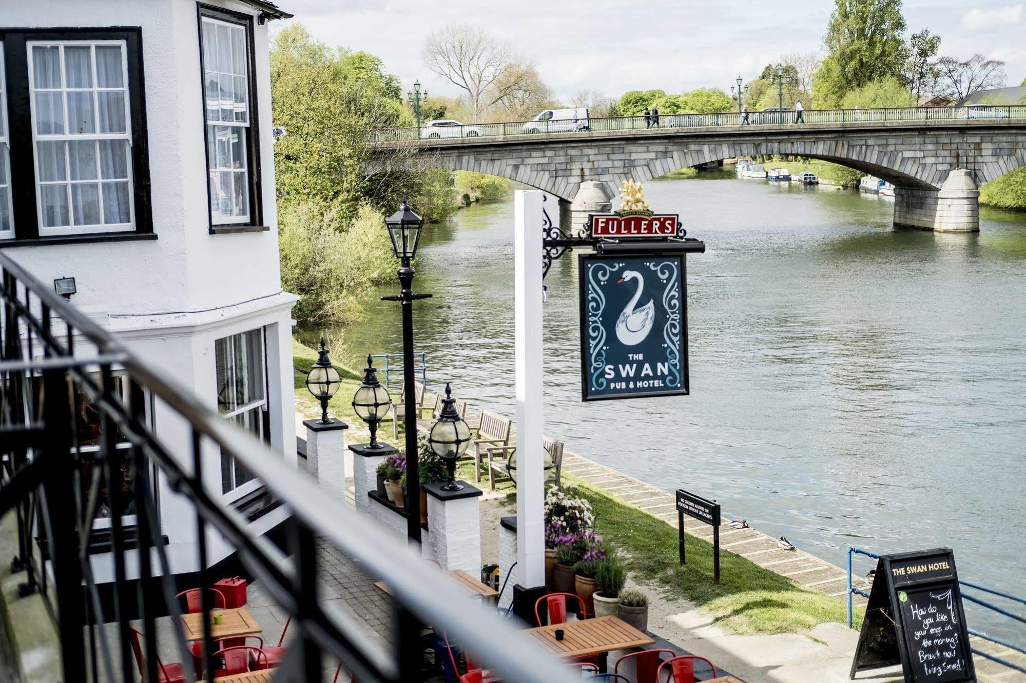 The Swan Hotel Staines-upon-Thames Ngoại thất bức ảnh