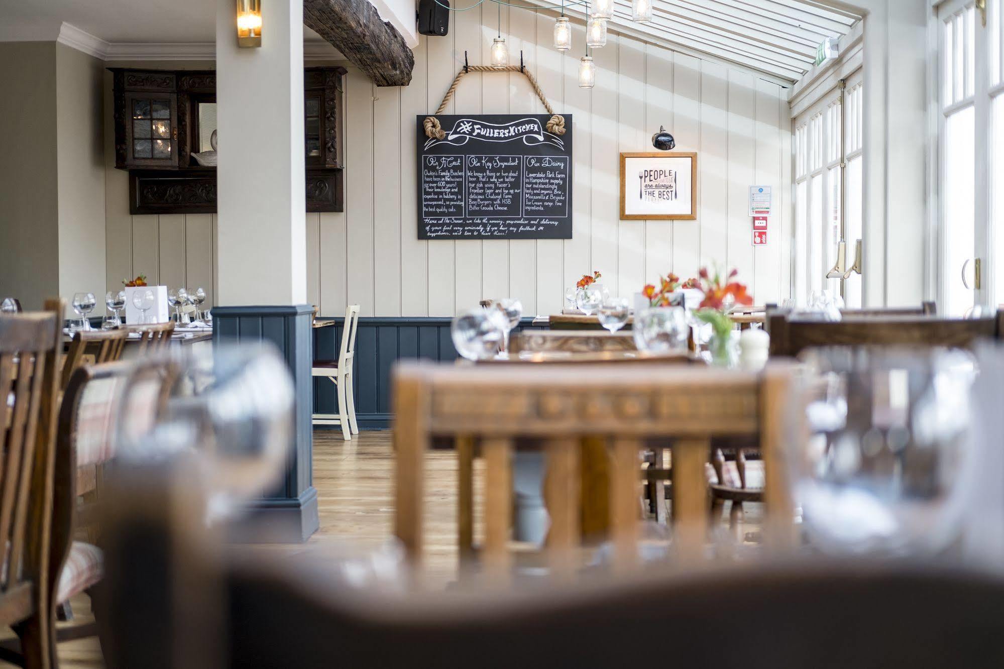 The Swan Hotel Staines-upon-Thames Ngoại thất bức ảnh