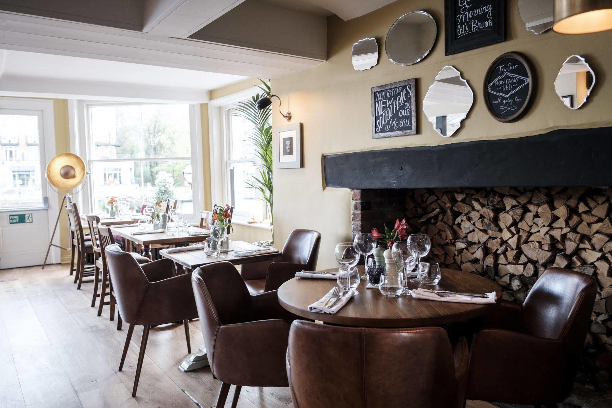 The Swan Hotel Staines-upon-Thames Ngoại thất bức ảnh