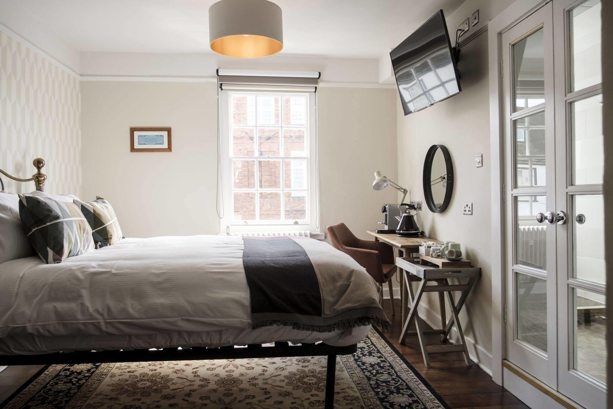 The Swan Hotel Staines-upon-Thames Ngoại thất bức ảnh