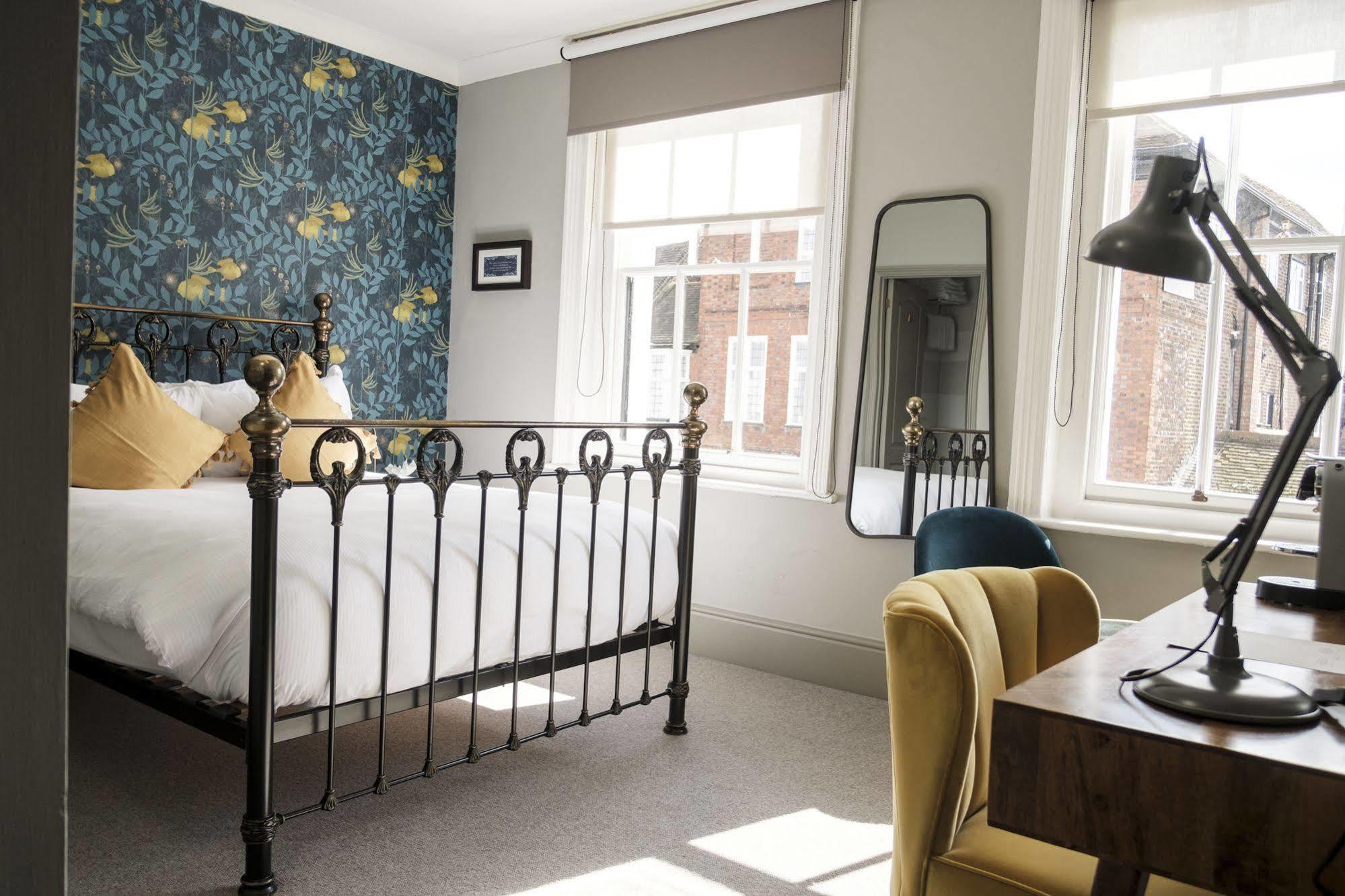 The Swan Hotel Staines-upon-Thames Ngoại thất bức ảnh